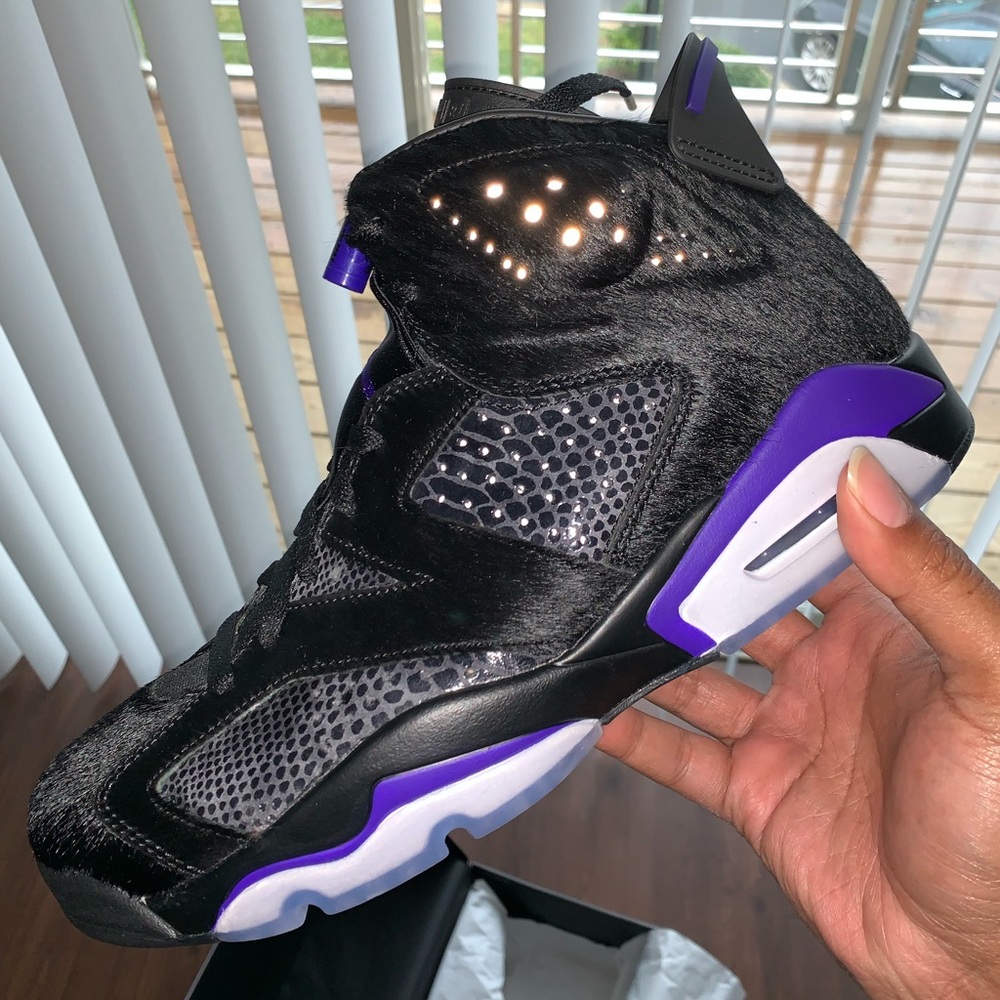 Air Jordan 6 X Social Status